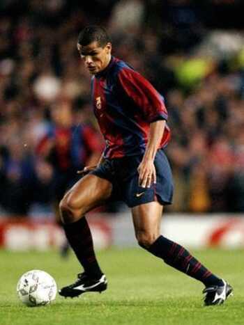Rivaldo viveu auge com a camisa do Barcelona. (Foto: Getty Images)