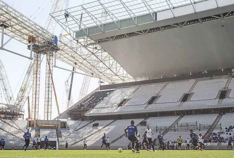 Primeiro treino do time do Corinthians no Itaquerão. (Foto: reprodução)