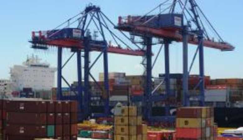 Entre outras dificuldades para a exportação, também foi citada a repetição de exigências entre os órgãos do governo. (Foto: Tânia Rêgo/Agência Brasil)