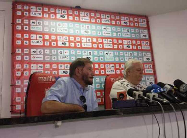 José Luiz Ferreira de Almeida (direita) diz confiar na lisura do STJD. (Foto: Thiago Tufano/Terra)