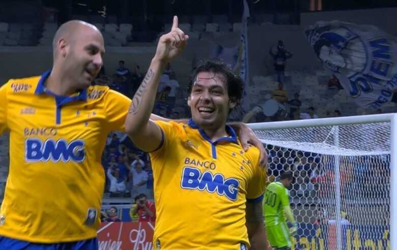 Ricardo Goulart celebra o gol que abre a vitória celeste sobre o Sport. (Foto: reprodução/Premiere)