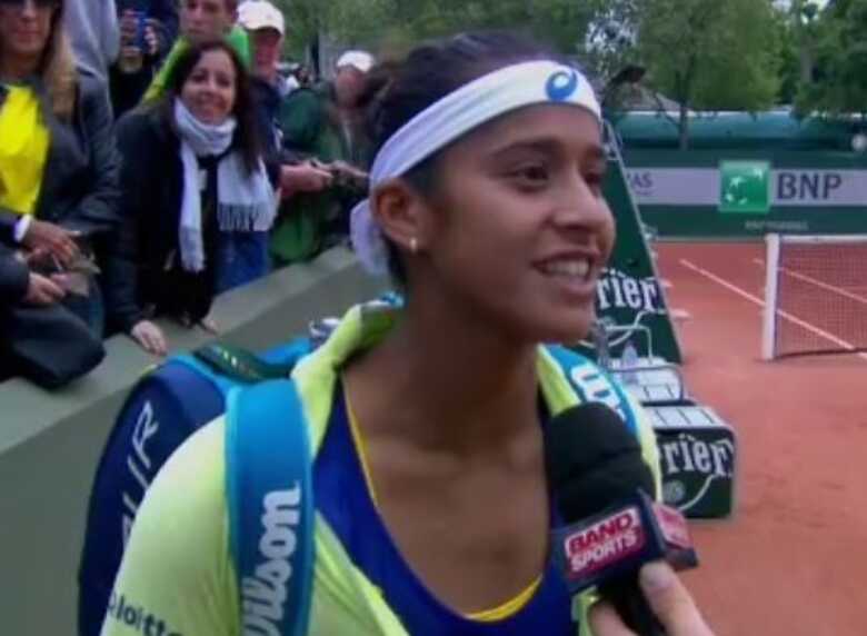 Teliana emocionou-se com vitória. (Foto: reprodução)