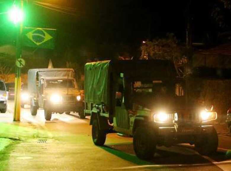 Exército também faz a segurança do Brasil em Teresópolis. (Foto: Ricardo Matsukawa/Terra)