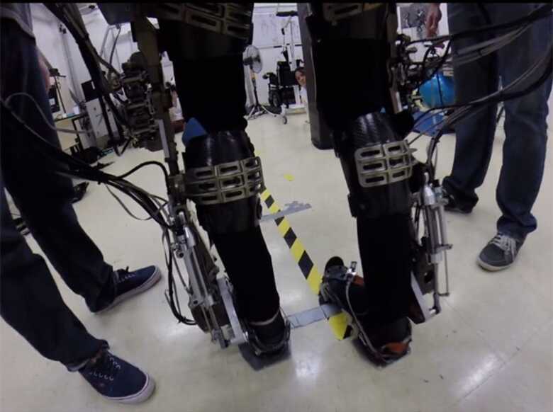 Vídeo publicado por Miguel Nicolelis no Facebook no dia 22 de maio mostra novos testes com exoesqueleto. (Foto: reprodução/Facebook/Miguel Nicolelis)