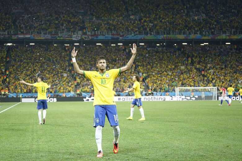 Com dois de Neymar, Brasil venceu na estreia. (Foto: Eduardo Viana/Lance!Press)