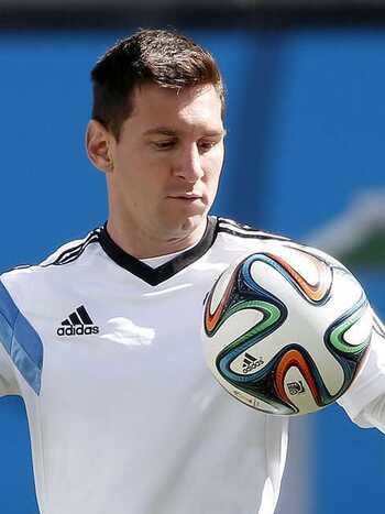 Lionel Messi no treinamento da véspera do jogo, segunda-feira, em Itaquera. (Foto: Ricardo Matsukawa/Terra)