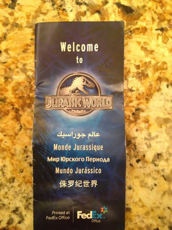 Panfleto do Jurassic World. (Fotos: reprodução)