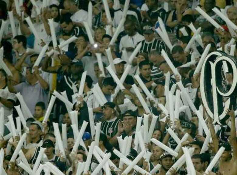 Vitória do Corinthians sobre o Inter em seu novo estádio foi o jogo com mais público da 10ª rodada. (Foto: Ricardo Matsukawa/Terra)