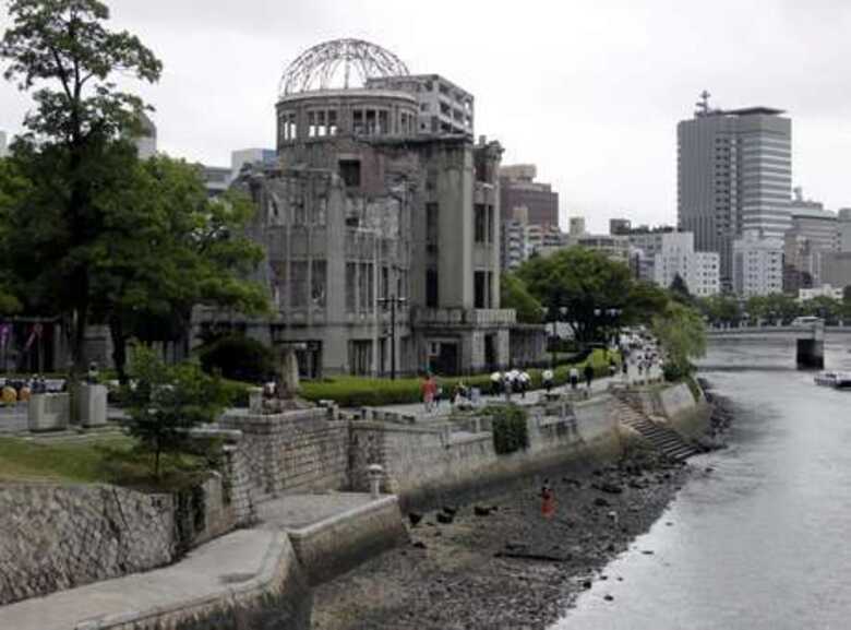 Mensagens serão recolhidas perto da Cúpula da Bomba Atômica no Parque da Paz da cidade, onde serão lembrados os 69 anos da tragédia. (Foto: Kimimasa Mayama/Efe)