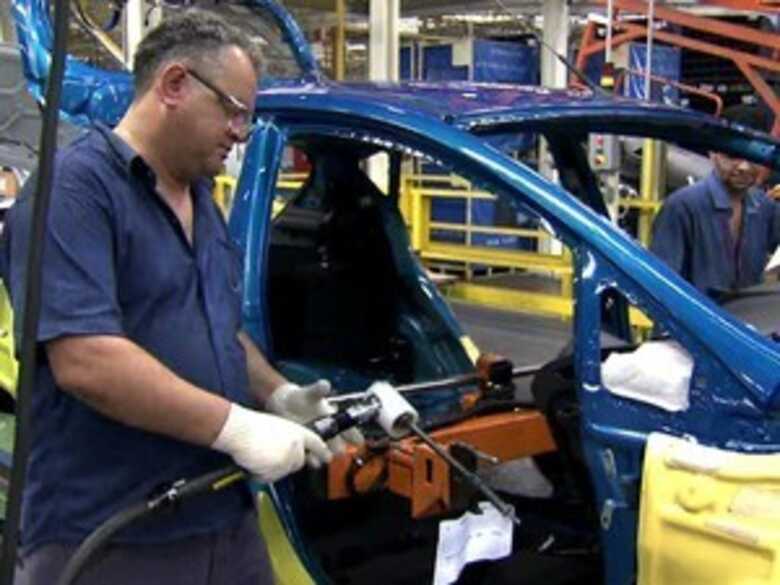 Considerando todas as regiões pesquisadas, indústria mostrou queda de 1,4% em junho. (Foto: Globonews)