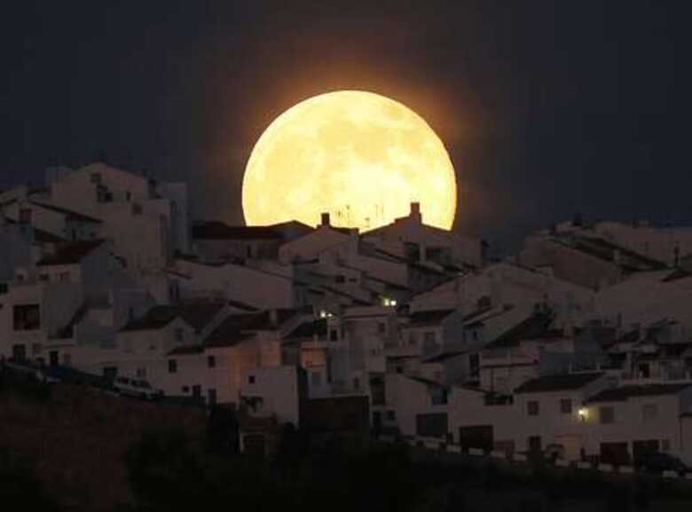 Em julho, tivemos a primeira Superlua do ano. (Foto: Reuters)