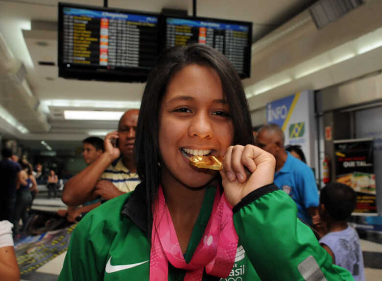 Layana Colman conquistou medalha de ouro em Nanquim. (Foto: Paulo Ribas/Correio do Estado)