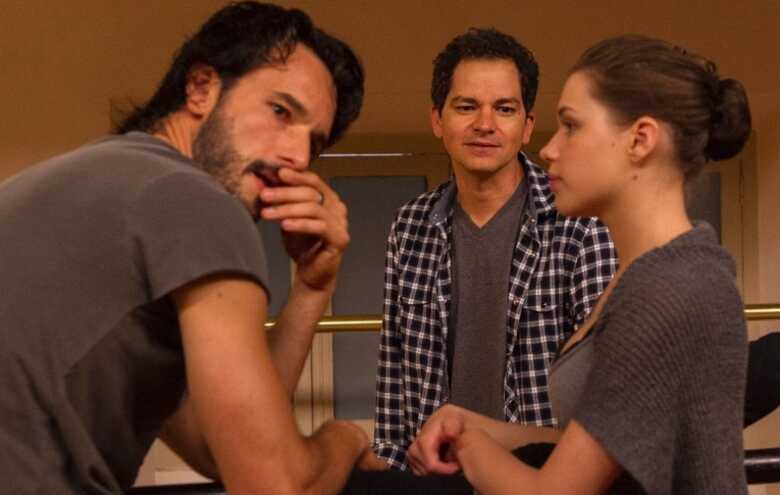 Carlos Saldanha e Bruna Linzmeyer durante as filmagens do curta 'Pas de Deux', que integra o filme coletivo 'Rio, Eu te Amo'. (Imagem: divulga&ccedil;&atilde;o)