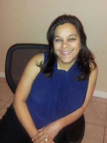 Debbie, ap&oacute;s 26 anos longe dos estudos, formou-se em Administra&ccedil;&atilde;o pela Universidade de Povo. (Foto: Arquivo pessoal/divulga&ccedil;&atilde;o)