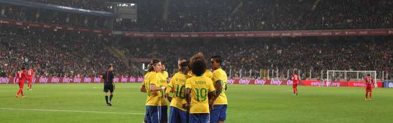 Torcida vaiou turcos desde o primeiro gol do Brasil. (Foto: Bruno Domingos/Mowa Press/divulgação)