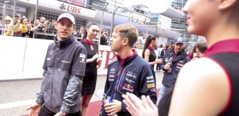 Brit&acirc;nico n&atilde;o sabe se continuar&aacute; na McLaren na temporada 2015. (Foto: Efe/Diego Azubel)