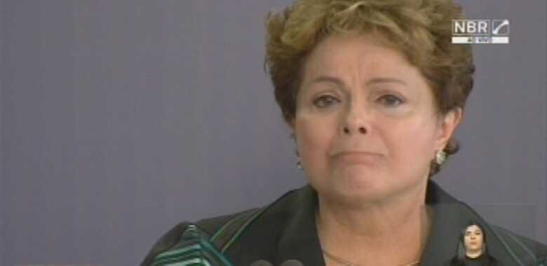 Dilma chorou ao discursar nesta quarta-feira (10) durante cerimônia com a Comissão Nacional da Verdade. (Imagem: reprodução/NBR)