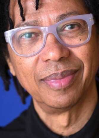 Djavan revisita a carreira no box com todos seus álbuns e raridades. (Foto: Leo Aversa/divulgação)