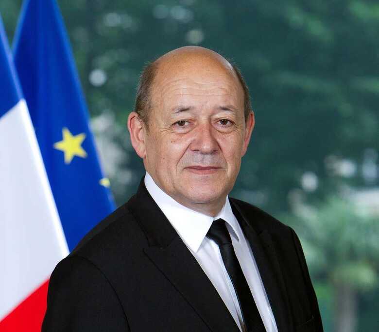 O ministro franc&ecirc;s de Defesa, Jean-Yves Le Drian, prometeu pulso firme nos bombardeios &agrave; S&iacute;ria / Foto: Reprodu&ccedil;&atilde;o
