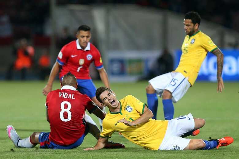Brasil foi dominado em Santiago e viu o campeão da Copa América sair com a vitória (Imagem: Mario Ruiz / EFE)