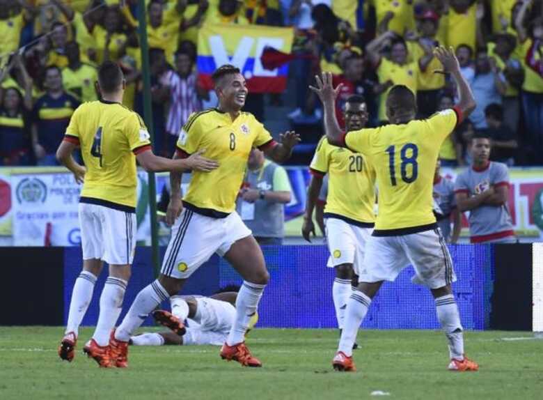 A seleção colombiana conquistou seus primeiros três pontos nas Eliminatórias (Imagem: reprodução)