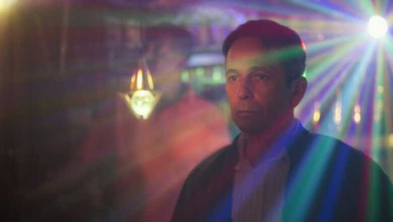 lfredo Castro, chileno, protagoniza o filme venezuelano 'Desde allá' (Imagem: reprodução)