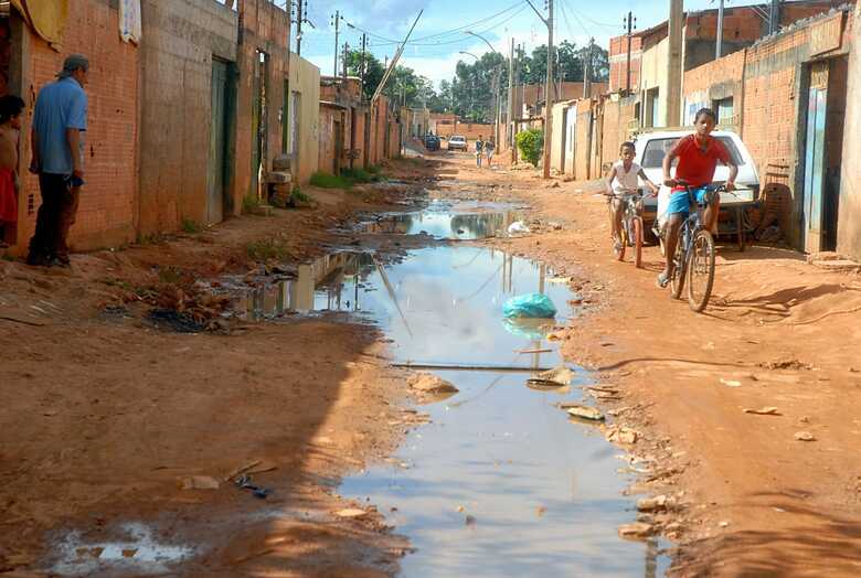 Metade da população brasileira não conta com coleta de esgoto