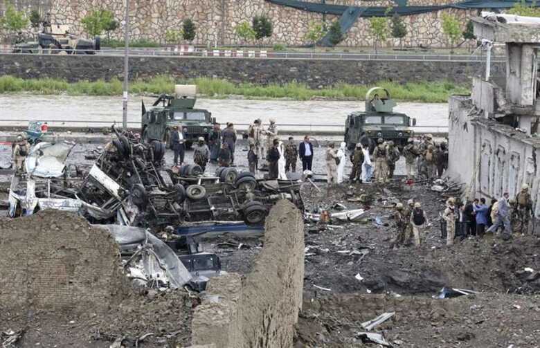 Atentado suicida foi cometido por insurgentes talibãs em uma zona de alta segurança em Cabul