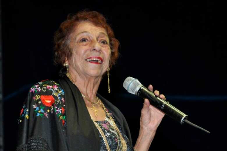 A cantora Delinha