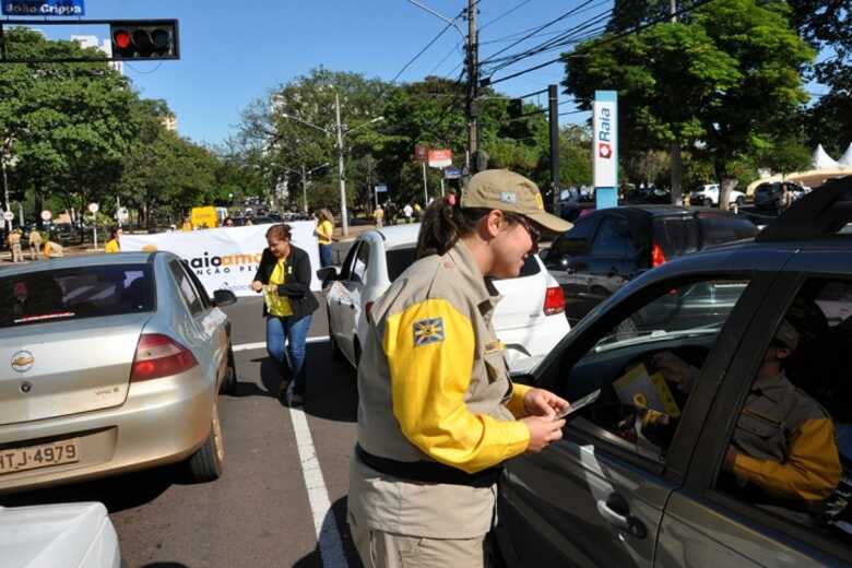 Alerta no tr&acirc;nsito