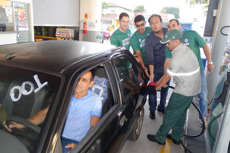 Postos da Capital retiram impostos da gasolina