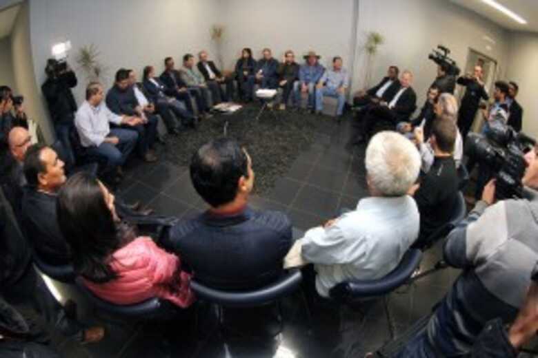 Vereadores se reuniram com o governadoor Reinaldo Azambuja