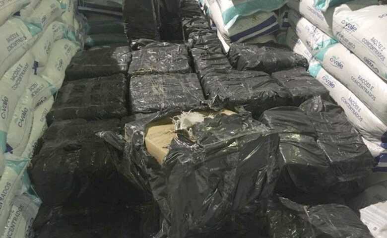 Carreta estava carregada com 1.420 quilos de maconha