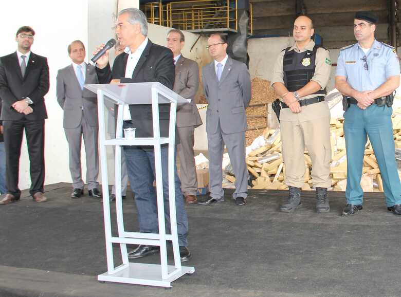 Azambuja discursa em evento