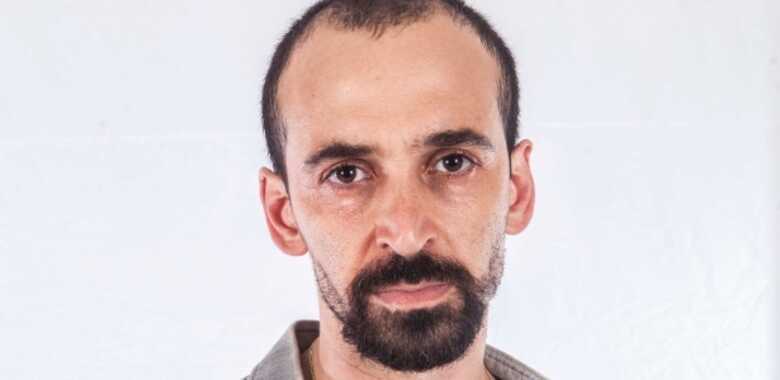 Julio Andrade interpreta Cadu, advogado que vai para a cadeia por engano em "1 Contra Todos"