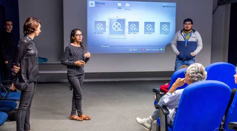 O cineclube desempenha a fun&ccedil;&atilde;o de forma&ccedil;&atilde;o cr&iacute;tica de p&uacute;blico