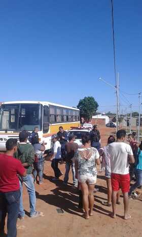 Guarda Municipal parou o &ocirc;nibus a mando da Prefeitura