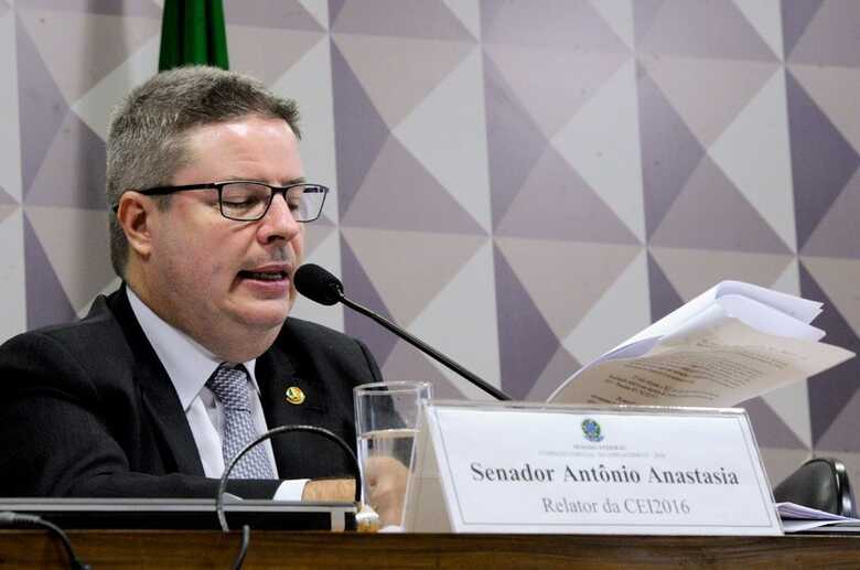Relator, Antonio Anastasia (PSDB-MG) inicialmente apresentou a proposta de 15 dias para as alega&ccedil;&otilde;es finais da acusa&ccedil;&atilde;o e outros 15 dias para a defesa