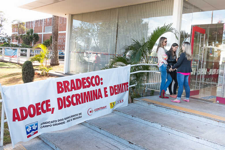 Agência da Avenida Costa e Silva foi fechada