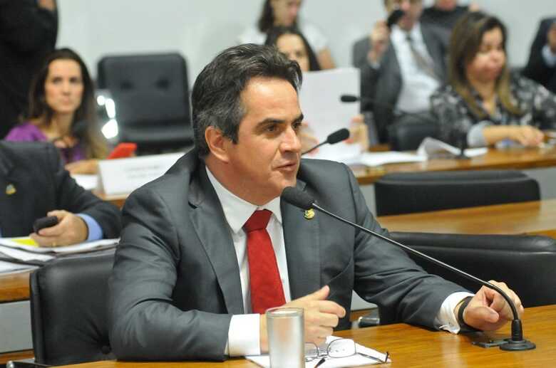 Para Ciro Nogueira, autor do projeto, determinação do TSE de proibir repasse de recursos entre legendas fere a autonomia constitucional dos órgãos partidários