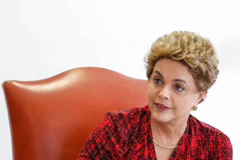 Presidenta foi afastada