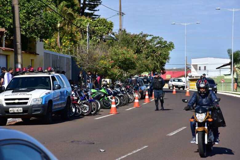 Ação está acontecendo em diversos pontos da cidade