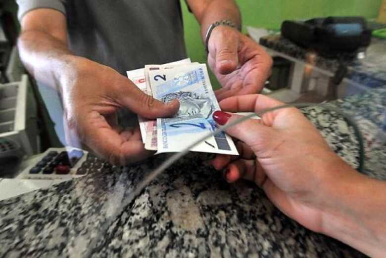 Contribuintes desembolsaram R$ 1 trilhão para pagar impostos, taxas e contribuições de janeiro até hoje
