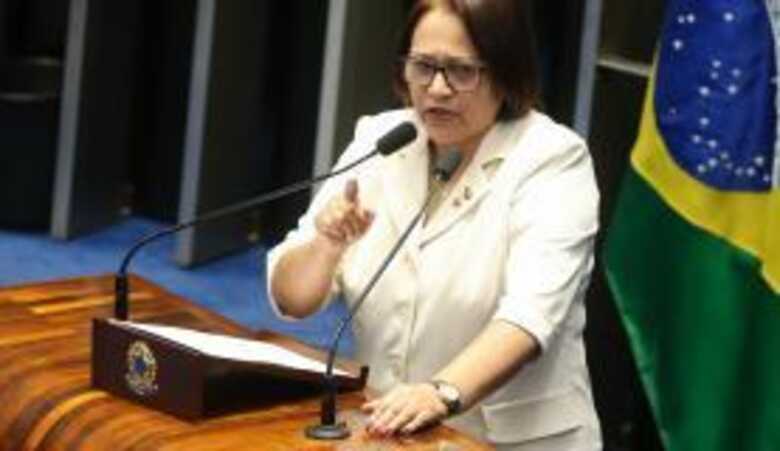 Carta de Dilma Rousseff foi lida em plen&aacute;rio pela senadora F&aacute;tima Bezerra (PT-RN)