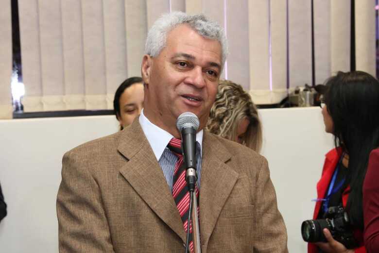 Para Cabo Almi, inclus&atilde;o do nome do c&ocirc;njuge em faturas facilitar&aacute; comprova&ccedil;&atilde;o de resid&ecirc;ncia