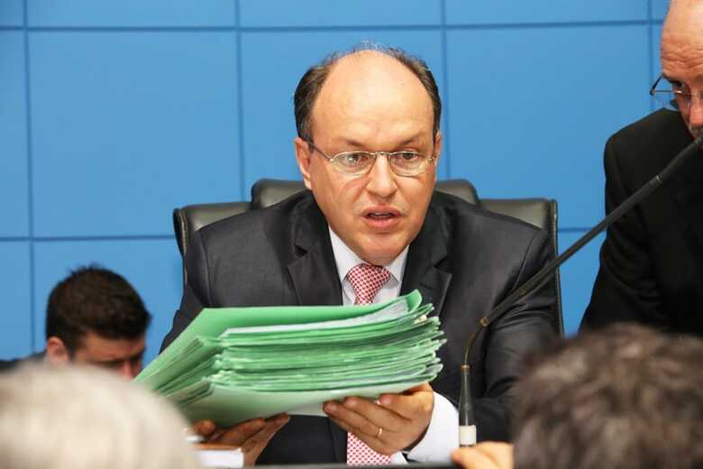 Cinco projetos deverão ser votados hoje, entre eles três vetos totais do Poder Executivo