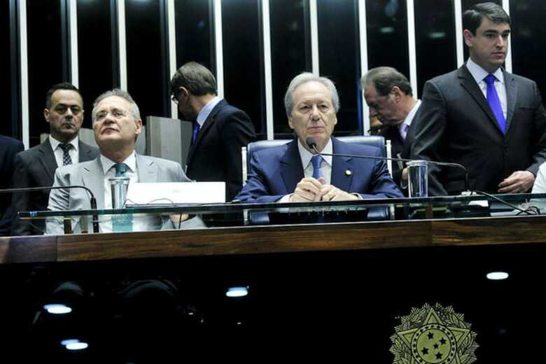 Os presidentes do Senado, Renan Calheiros, e do STF, Ricardo Lewandowski