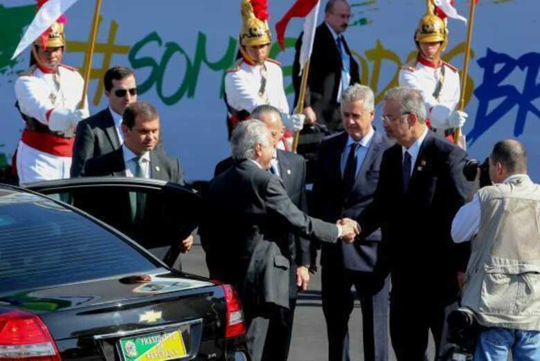 Brasília - O presidente Michel Temer e a primeira-dama Marcela Temer durante desfile de 7 de Setembro, na Esplanada dos Ministérios