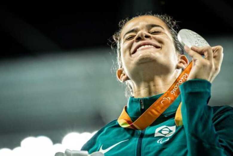Verônica Hipólito conquista prata nos 100m T38