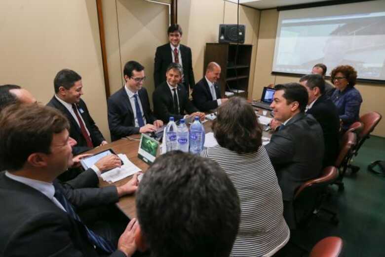 O procurador Deltan Dallagnol, coordenador da força-tarefa da Operação Lava Jato, se reúne com deputados da comissão especial que analisa projeto contra corrupção